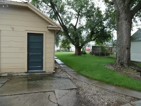 405 W Pearl St, Willard, OH 44890 photo 4