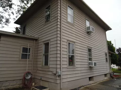 405 W Pearl St, Willard, OH 44890 photo 7