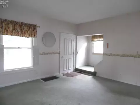 405 W Pearl St, Willard, OH 44890 photo 12