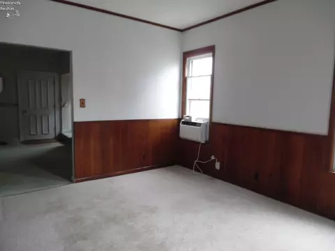 405 W Pearl St, Willard, OH 44890 photo 14