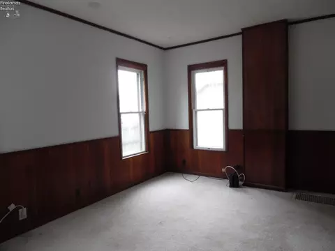 405 W Pearl St, Willard, OH 44890 photo 13