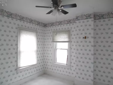405 W Pearl St, Willard, OH 44890 photo 21