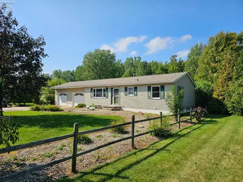 64 Franklin Ave, Wakeman, OH 44889