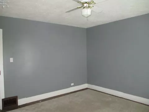 152 Sinclair St, Bellevue, OH 44811 photo 8
