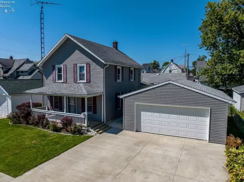 124 Elm St, Port Clinton, OH 43452