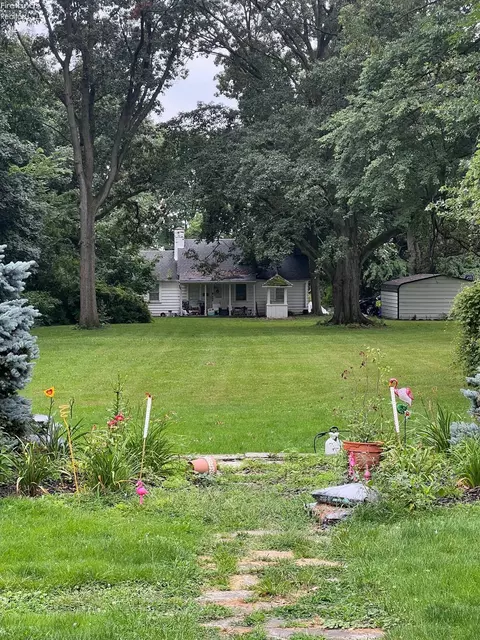 814 E Main St, Bellevue, OH 44811 photo 6