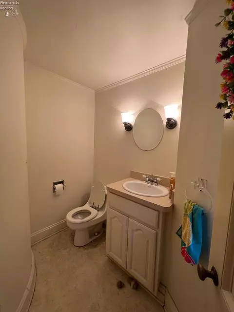 814 E Main St, Bellevue, OH 44811 photo 15