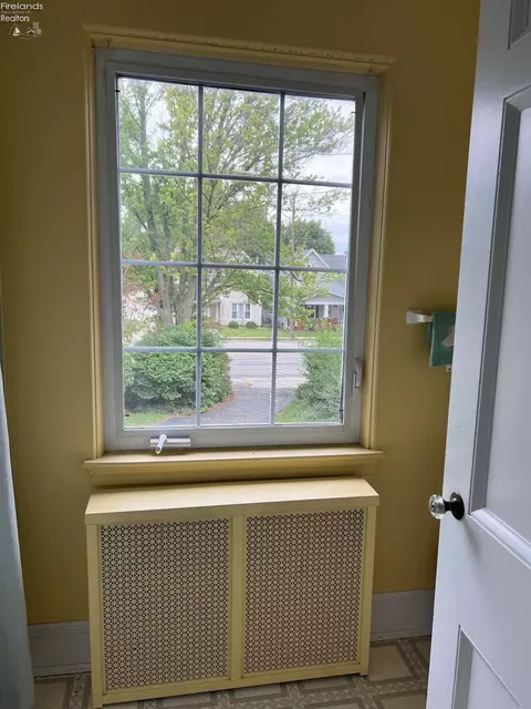 814 E Main St, Bellevue, OH 44811 photo 17
