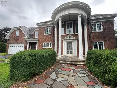 814 E Main St, Bellevue, OH 44811