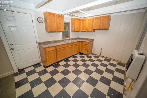 8861 Leavitt Rd, Elyria, OH 44035 photo 39