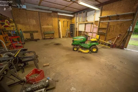 8861 Leavitt Rd, Elyria, OH 44035 photo 50