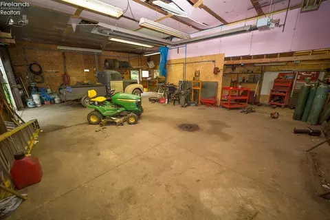 8861 Leavitt Rd, Elyria, OH 44035 photo 51