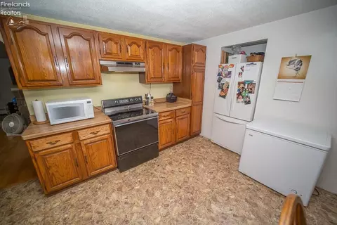 8861 Leavitt Rd, Elyria, OH 44035 photo 29