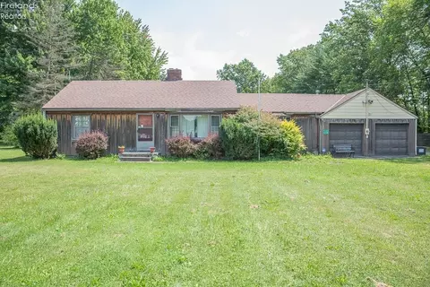 8861 Leavitt Rd, Elyria, OH 44035