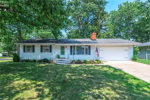 4744 Timberview Dr, Vermilion, OH 44089