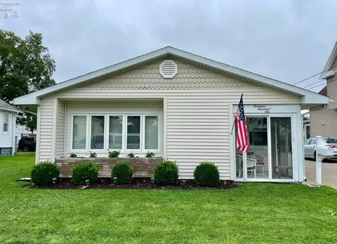 1406 Pearl St, Sandusky, OH 44870
