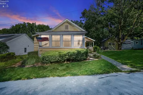 617 Cherry Ave, Lakeside, OH 43440
