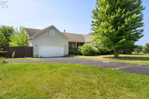 13904 Kneisel Rd, Vermilion, OH 44089