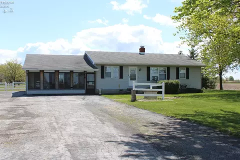 5016 W W Oak Harbor Southeast Rd, Port Clinton, OH 43453