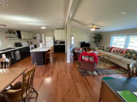 172 Spring Crest Dr, Marblehead, OH 43440 photo 7