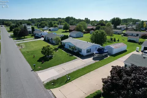 172 Spring Crest Dr, Marblehead, OH 43440 photo 4