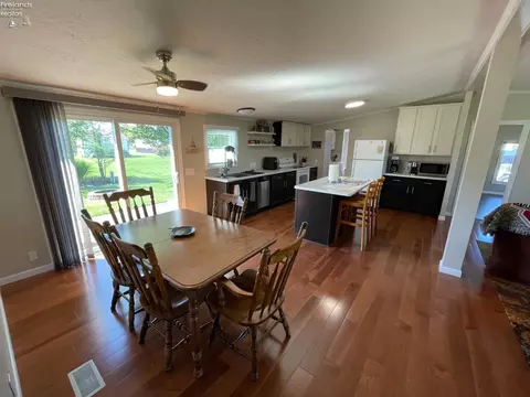 172 Spring Crest Dr, Marblehead, OH 43440 photo 6