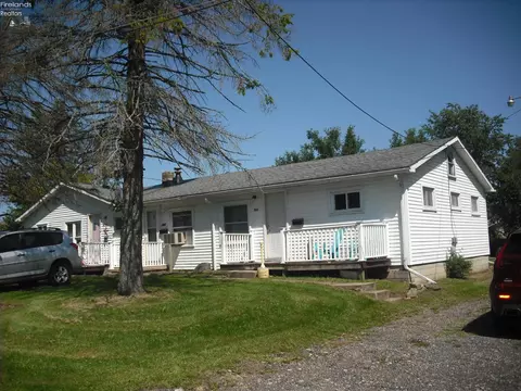 52 W Washburn St, New London, OH 44851