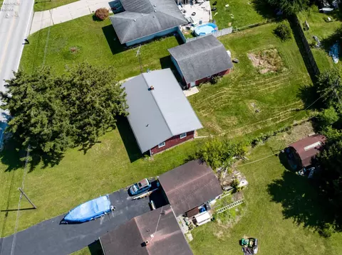 4137 Limerick Rd, Clyde, OH 43410 photo 2