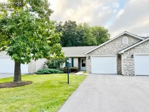 3805 E Vineyard Village Dr, Port Clinton, OH 43452