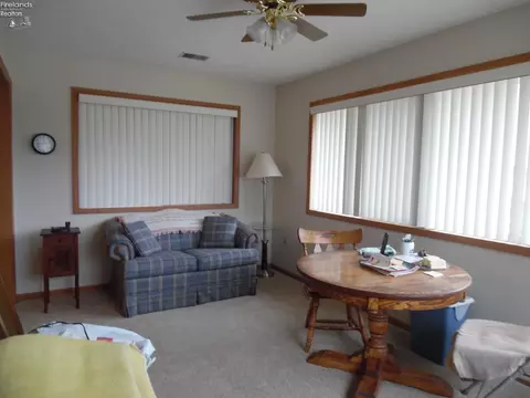 111 Leonard St, Willard, OH 44890 photo 9