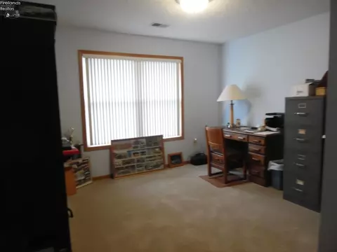 111 Leonard St, Willard, OH 44890 photo 6