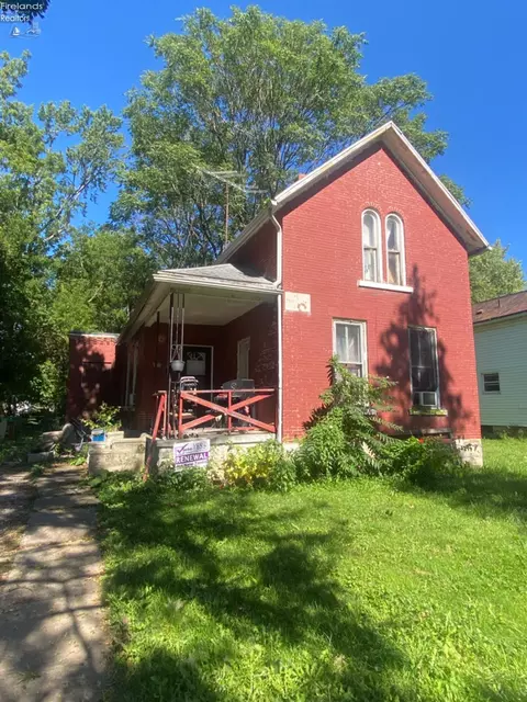 220 Sandusky Ave, Fremont, OH 43420