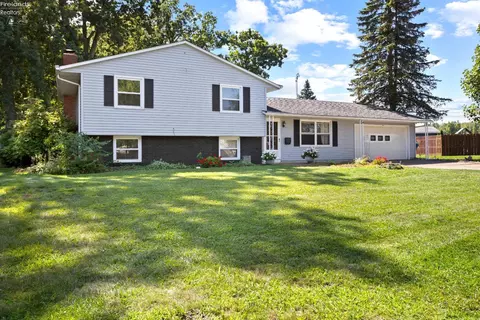 329 Brunswick Dr, Huron, OH 44839