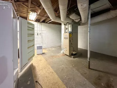 210 High St, Elyria, OH 44035 photo 19