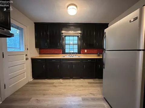 210 High St, Elyria, OH 44035 photo 28