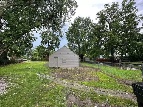 210 High St, Elyria, OH 44035 photo 6
