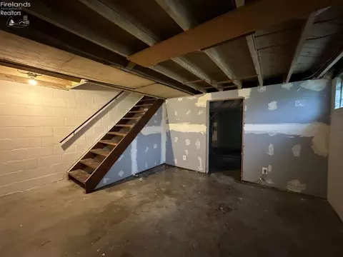 210 High St, Elyria, OH 44035 photo 41