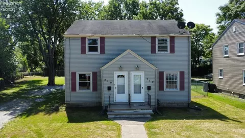 210 High St, Elyria, OH 44035