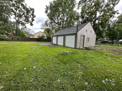 210 High St, Elyria, OH 44035 photo 5