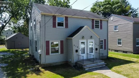 210 High St, Elyria, OH 44035 photo 2