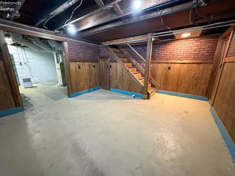 210 High St, Elyria, OH 44035 photo 18