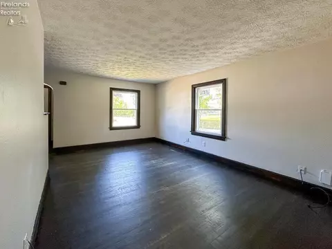 210 High St, Elyria, OH 44035 photo 14