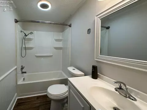 210 High St, Elyria, OH 44035 photo 22