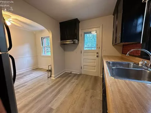 210 High St, Elyria, OH 44035 photo 32