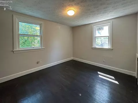 210 High St, Elyria, OH 44035 photo 25