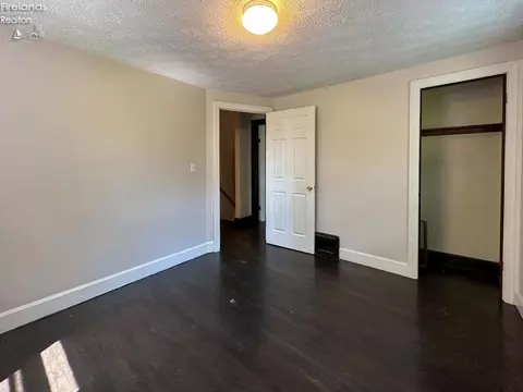 210 High St, Elyria, OH 44035 photo 26