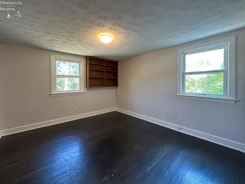 210 High St, Elyria, OH 44035 photo 27