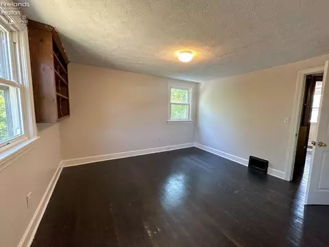 210 High St, Elyria, OH 44035 photo 23