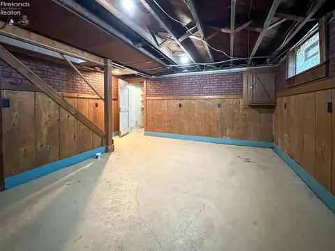 210 High St, Elyria, OH 44035 photo 17