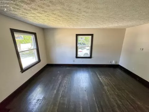 210 High St, Elyria, OH 44035 photo 21